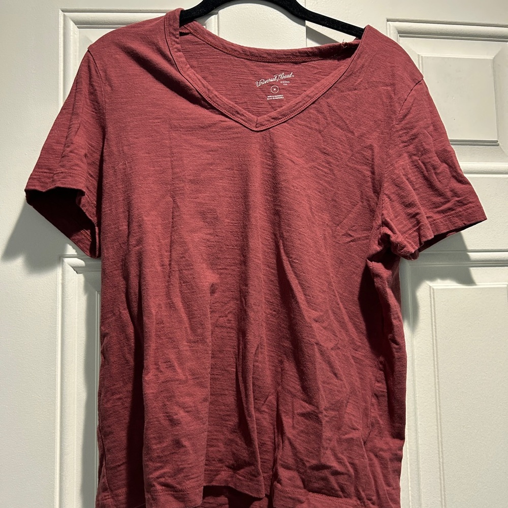 Universal Thread Men's Maroon V-Neck T-Shirt